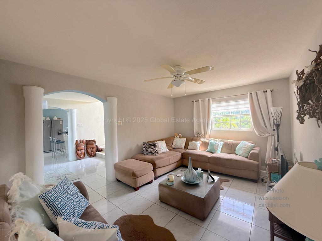 Platinum Heights, Gibbons **Well Maintained 3-Bedroom Single Family Home in Desirable Southern Neighbourhood**,Christ Church