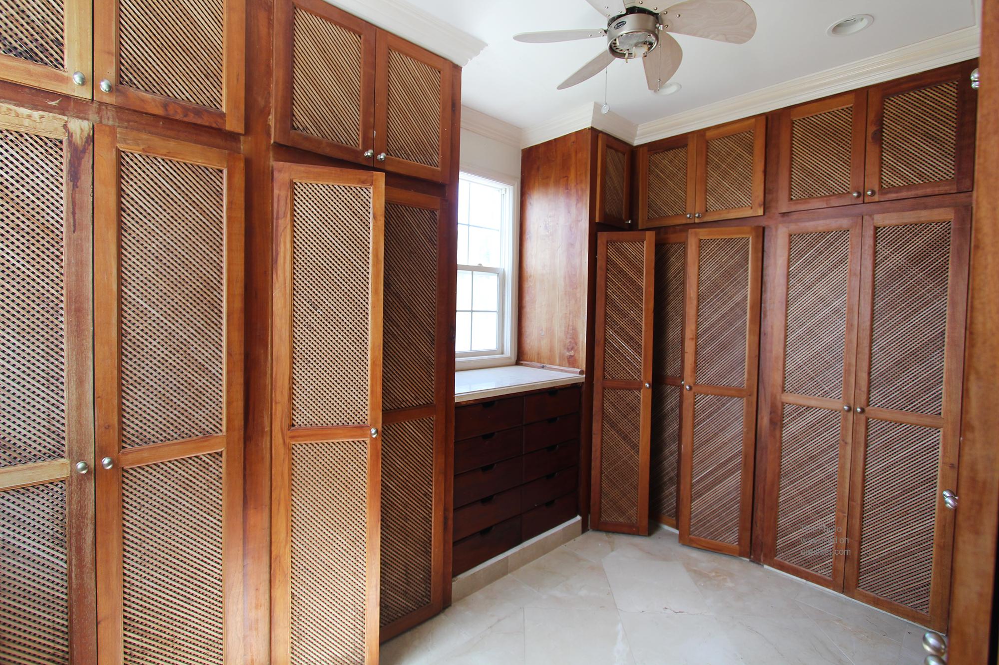 Edgehill 128,St. Thomas