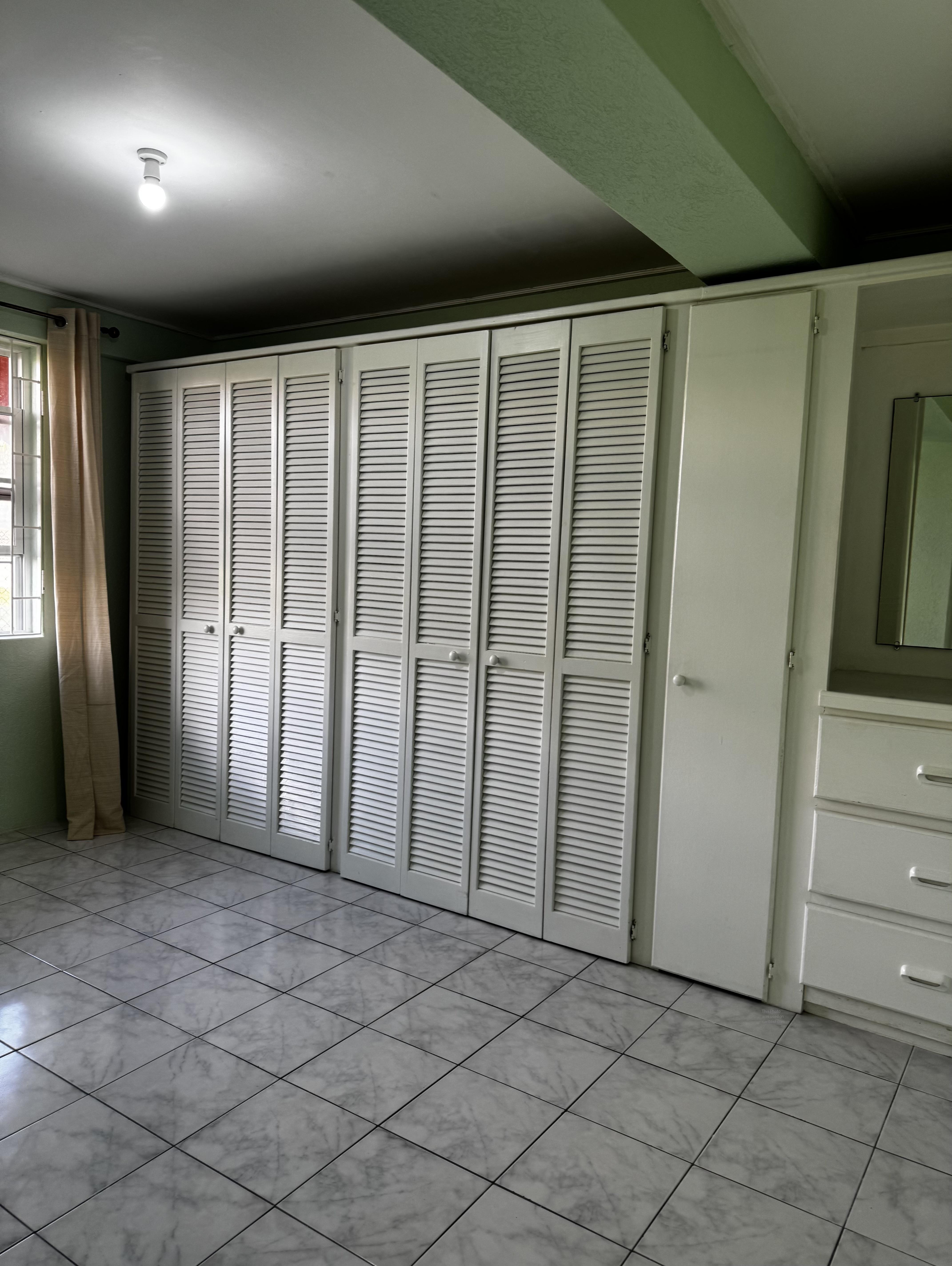 Kingsland Gardens (UNDER OFFER)- UNFURNISHED/DOWNSTAIRS/EN-SUITE BATHROOM/QUIET LOCATION/BREEZY/FULLY ENCLOSED,Christ Church