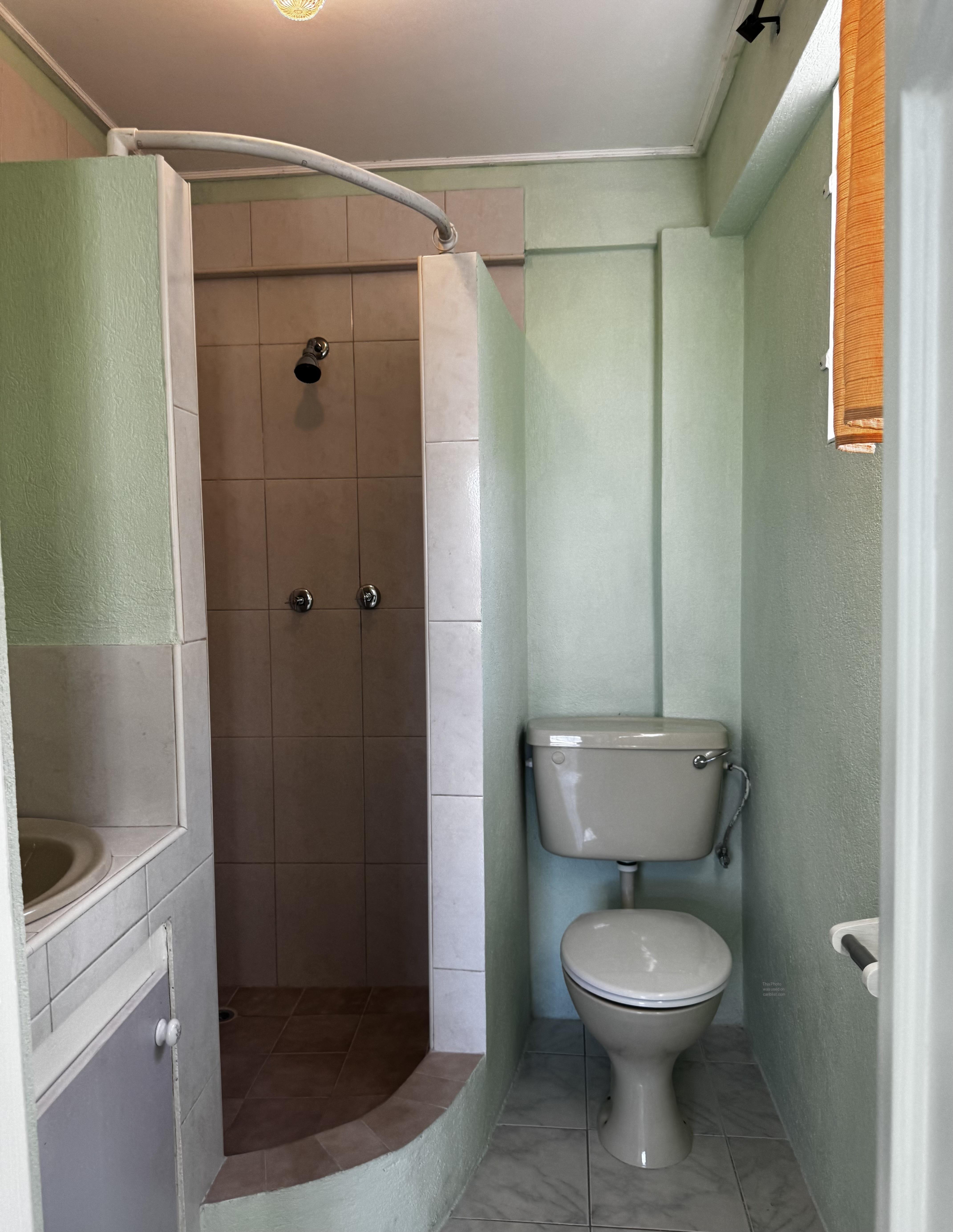 Kingsland Gardens (UNDER OFFER)- UNFURNISHED/DOWNSTAIRS/EN-SUITE BATHROOM/QUIET LOCATION/BREEZY/FULLY ENCLOSED,Christ Church