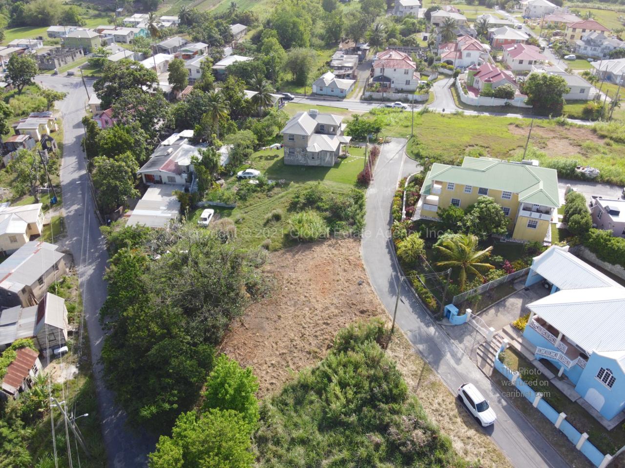 Newbury Crescent, Cottage **REDUCED**Lovely Sloping Lot In Central, Appealing Neighborhood**,St. George