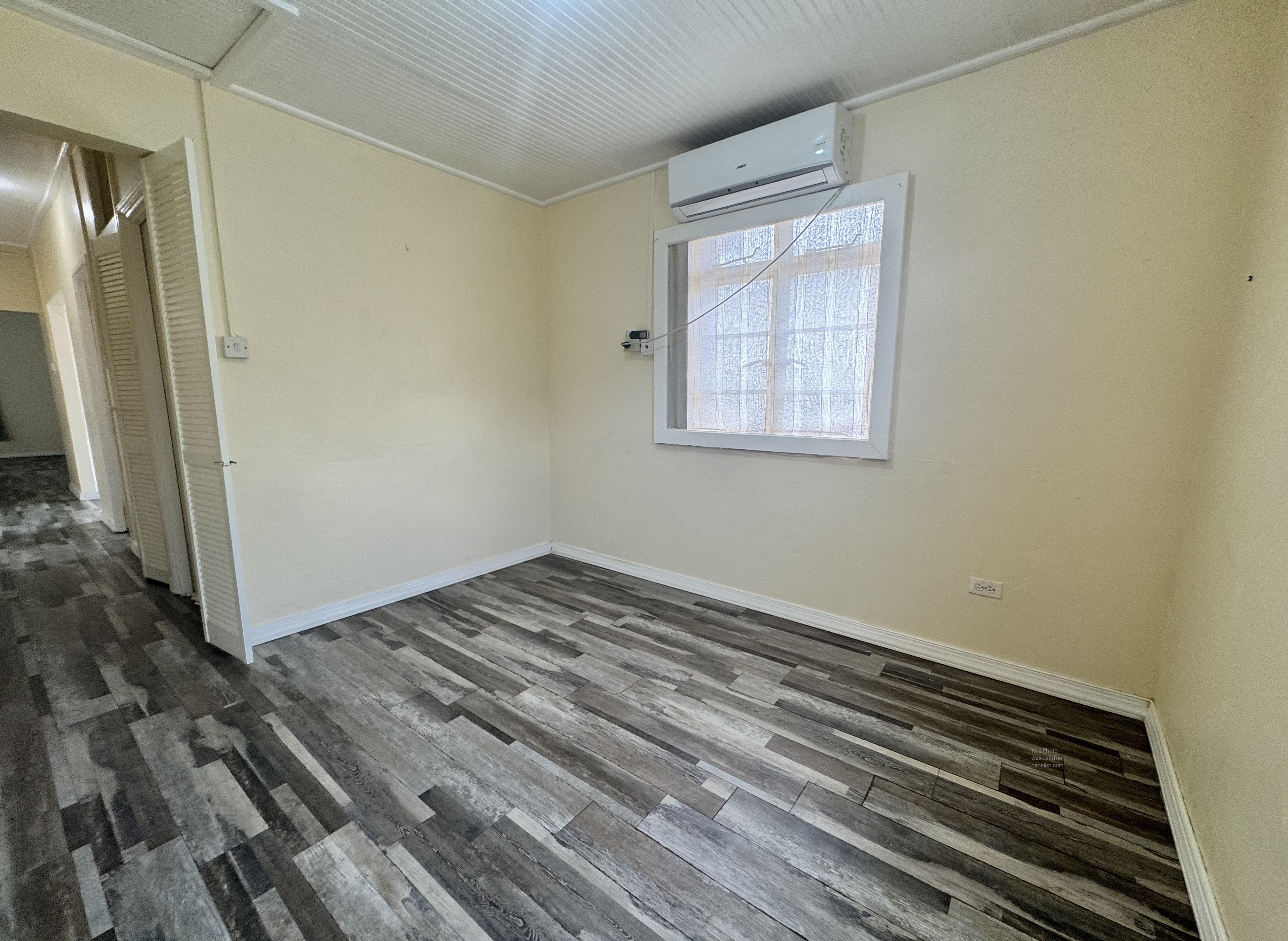 Warrens Terrace - UPSTAIRS/UNFURNISHED/A/c MASTER BEDROOM/ADDITIONAL A/c SPACE/WATER INCLUDED,St. Thomas