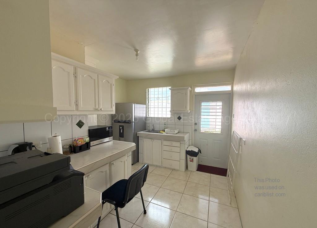 George Street Office 1 **Welcoming Office Spaces with Shared Waiting Area, Kitchenette. All Utilities and Cleaning Service Included**,St. Michael