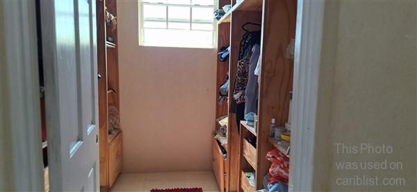 Coverley (Not the Villages) - Spacious home, fully enclosed, quiet neighbourhood,Christ Church