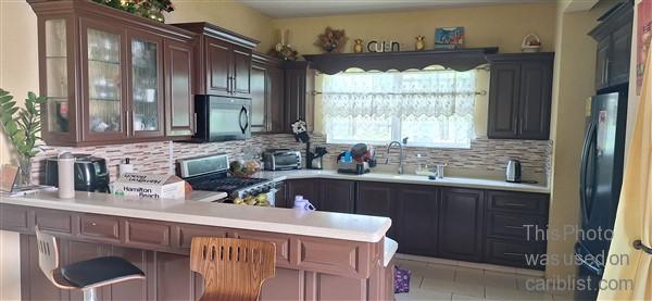 Coverley (Not the Villages) - Spacious home, fully enclosed, quiet neighbourhood,Christ Church