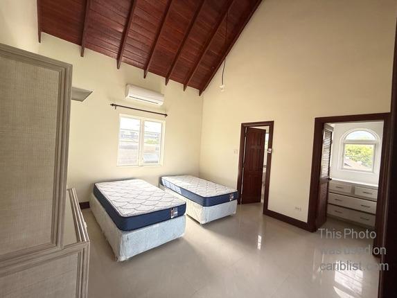 Bright and Spacious 3-Bedroom Townhouse — Rockley Mews (Semi-Furnished with Appliances),Christ Church