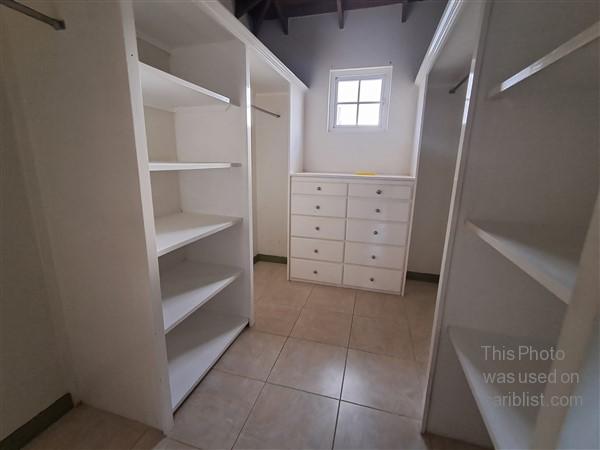 Cottage Heights - Spacious home, 3 bedrooms, 2 1/2 bathrooms, fully enclosed, quiet neighbourhood,St. George