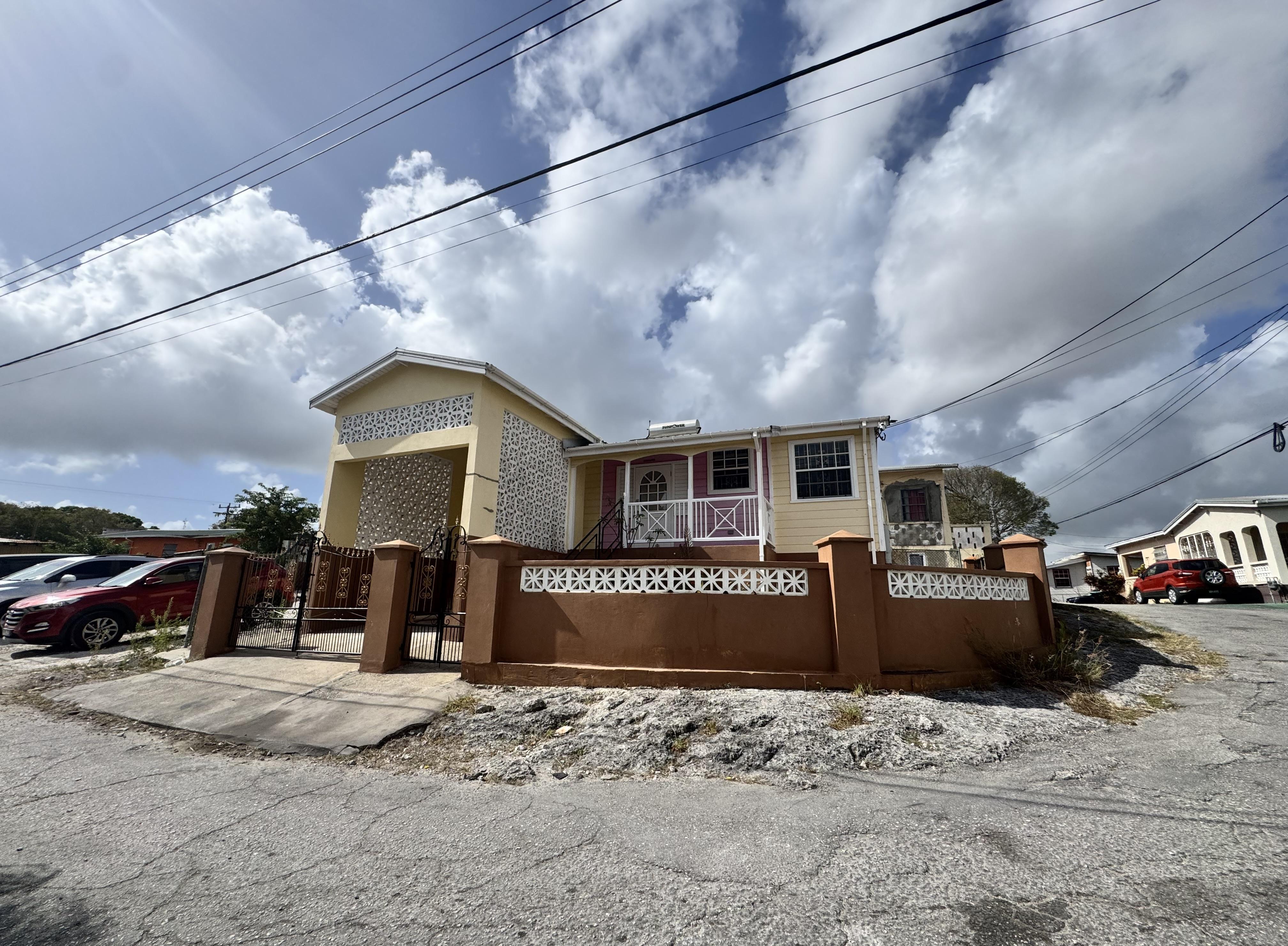Station Hill - TASTEFULLY FURNISHED/FULLY ENCLOSED/SECURITY CAMERAS/WATER INC/CLOSE TO PUBLIC TRANSPORTATION ,St. Michael