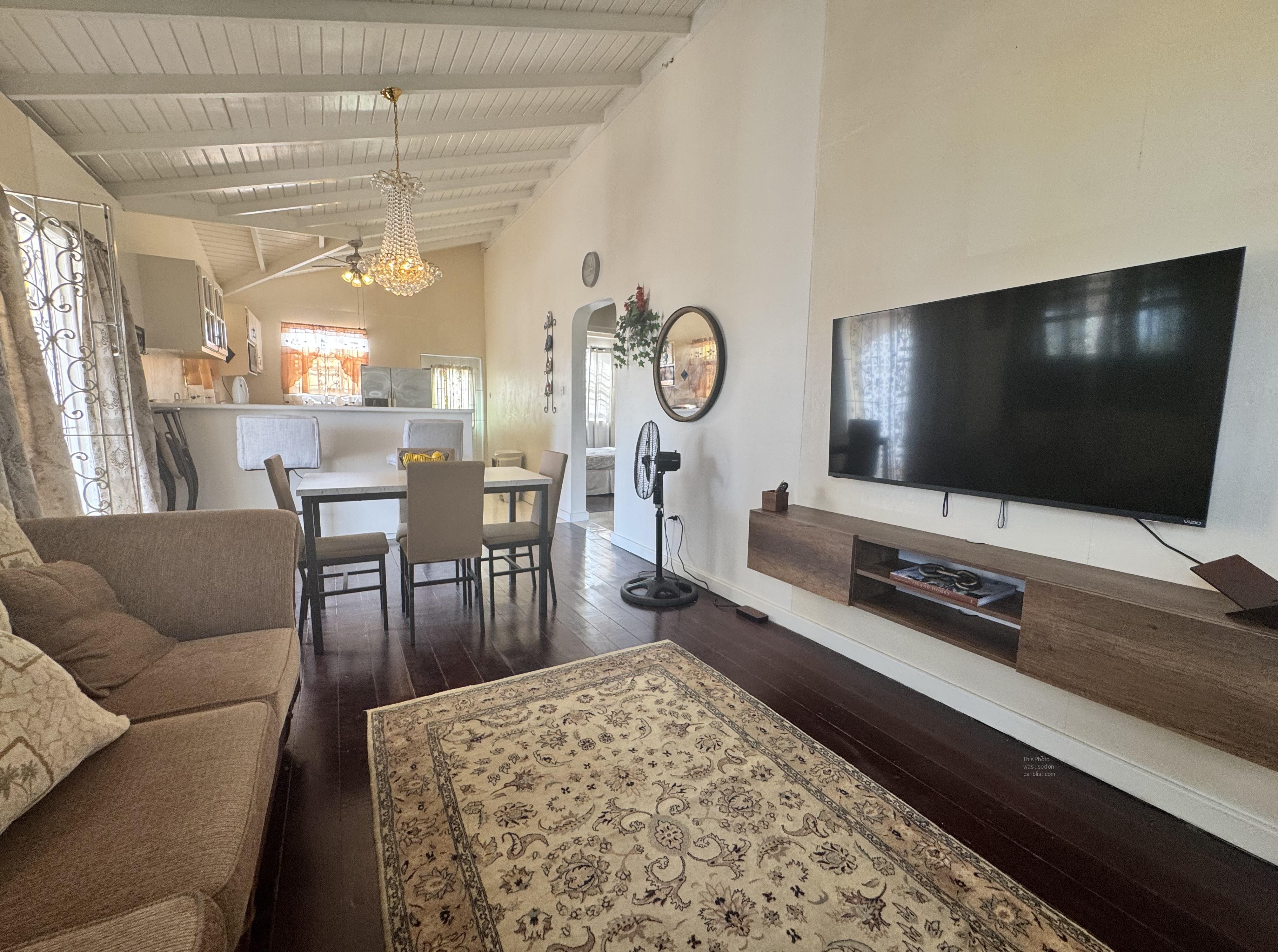 Station Hill - TASTEFULLY FURNISHED/FULLY ENCLOSED/SECURITY CAMERAS/WATER INC/CLOSE TO PUBLIC TRANSPORTATION ,St. Michael