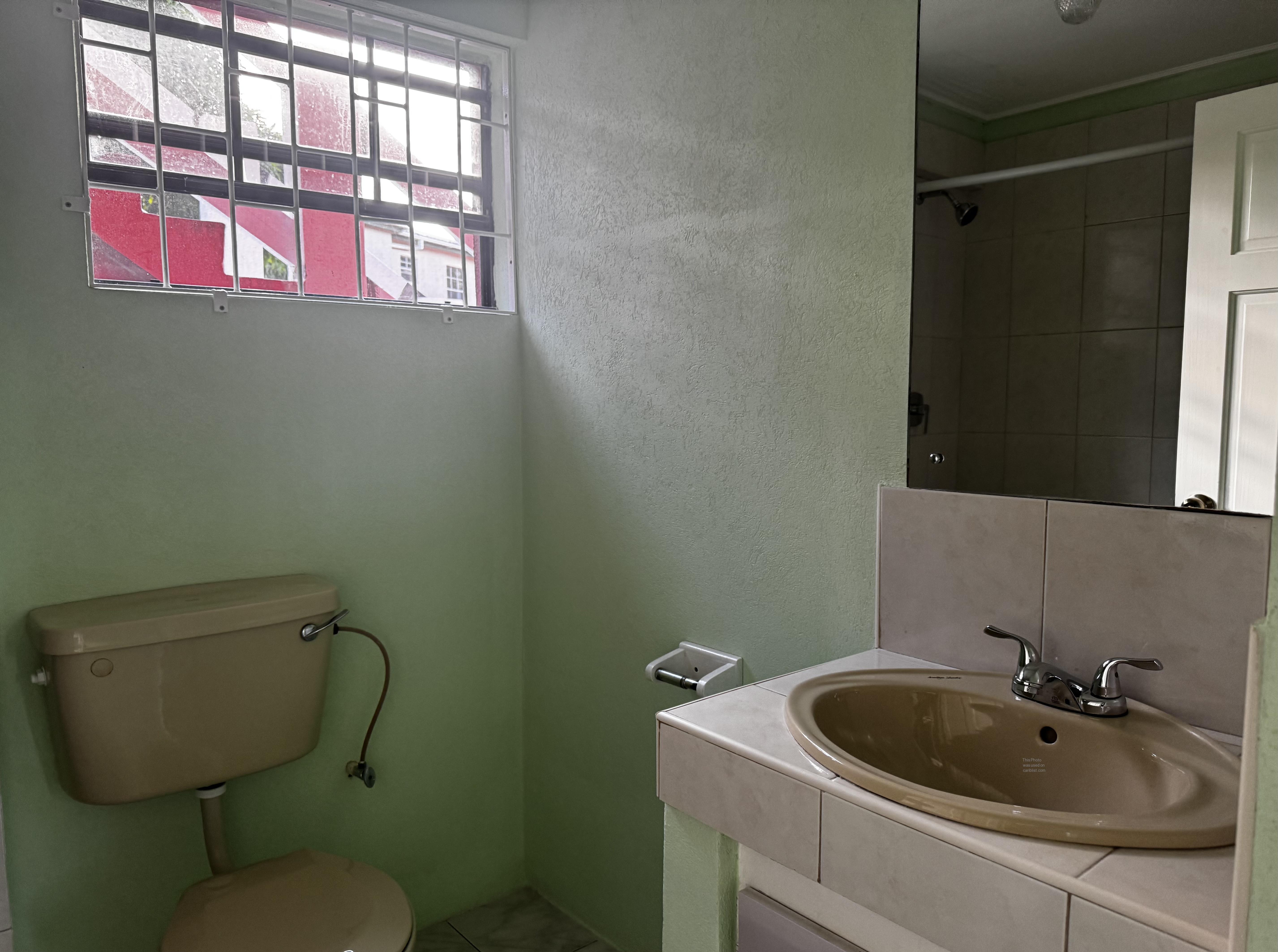 Kingsland Gardens (UNDER OFFER)- UNFURNISHED/DOWNSTAIRS/EN-SUITE BATHROOM/QUIET LOCATION/BREEZY/FULLY ENCLOSED,Christ Church