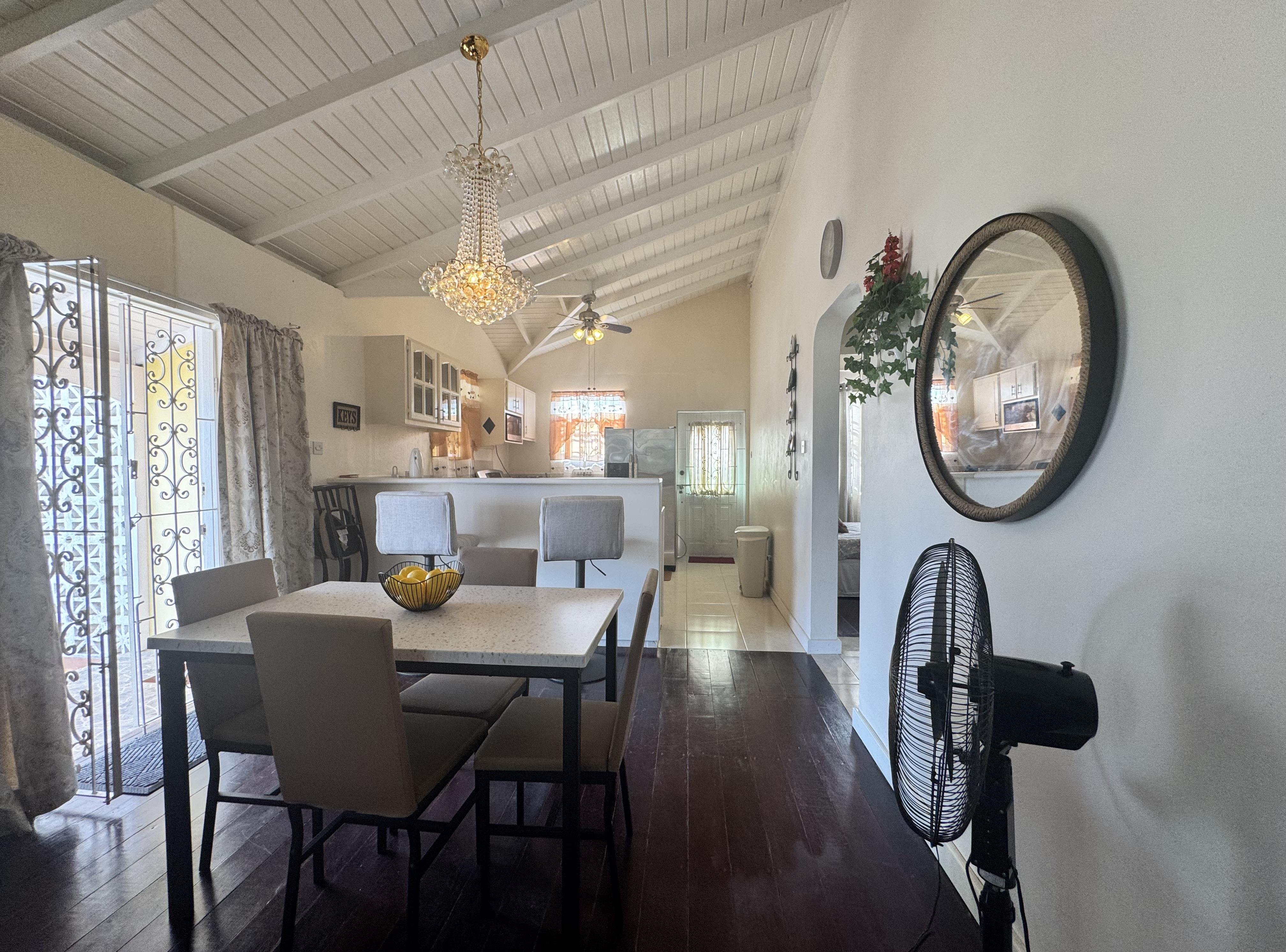 Station Hill - TASTEFULLY FURNISHED/FULLY ENCLOSED/SECURITY CAMERAS/WATER INC/CLOSE TO PUBLIC TRANSPORTATION ,St. Michael